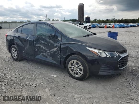 ✅ 2019 Chevrolet Cruze LS • VIN: 1G1BC5SM5K7125429 • Lot: 82071315. Listed on Copart with 41,550 mi. Free auction sales archive from the USA and detailed vehicle history report at DreamBid. Image 4.