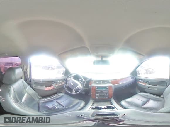 ✅ 2014 Chevrolet Suburban LT • VIN: 1GNSCJE00ER185661 • Лот: 82712675. Опубликован ранее на Copart с пробегом 101 363 миль. Бесплатный доступ к архиву аукционных продаж из США и подробный отчёт об истории автомобиля на DreamBid. Изображение 15.