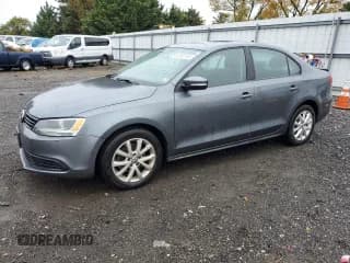 ✅ 2011 Volkswagen Jetta SE • VIN: 3VWDZ7AJ9BM348335 • Lot: 90695165. Listed on Copart with 91,357 mi. Free auction sales archive from the USA and detailed vehicle history report at DreamBid. Image 1.