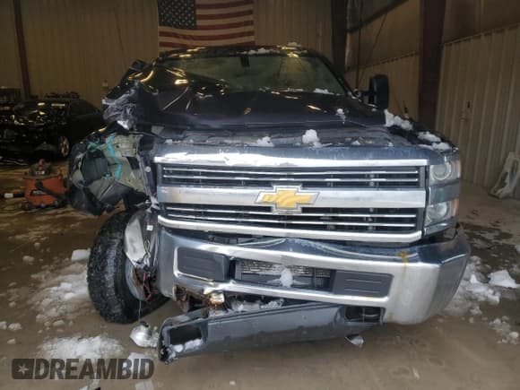 ✅ 2015 Chevrolet Silverado 2500HD Work Truck • VIN: 1GC0CUEG4FZ144952 • Lot: 51058925. Wystawiony na Copart z przebiegiem Nie podano. Bezpłatny archiwum sprzedaży aukcyjnych z USA i szczegółowy raport historii pojazdu na DreamBid. Zdjęcie 5.