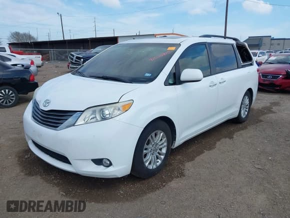 ✅ 2012 Toyota Sienna XLE AAS • VIN: 5TDYK3DC7CS244376 • Лот: 41500215. Опубликован ранее на IAAI с пробегом Не указан. Бесплатный доступ к архиву аукционных продаж из США и подробный отчёт об истории автомобиля на DreamBid. Изображение 2.