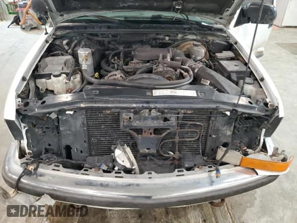 ✅ 2001 Chevrolet S-10 LS • VIN: 1GCDT13W51K256977 • Лот: 85390584. Опубликован ранее на Copart с пробегом 159 294 миль. Бесплатный доступ к архиву аукционных продаж из США и подробный отчёт об истории автомобиля на DreamBid. Изображение 11.