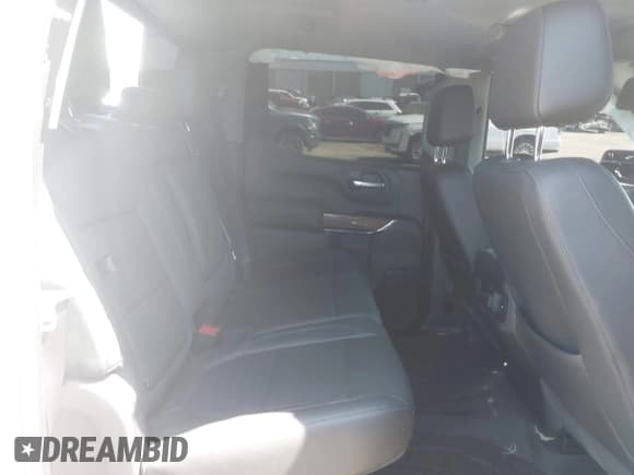 ✅ 2019 Chevrolet Silverado 1500 LT Trail Boss • VIN: 1GCPYFED0KZ349292 • Lot: 42694395. Wystawiony na IAAI z przebiegiem 118 377 mil. Bezpłatny archiwum sprzedaży aukcyjnych z USA i szczegółowy raport historii pojazdu na DreamBid. Zdjęcie 8.