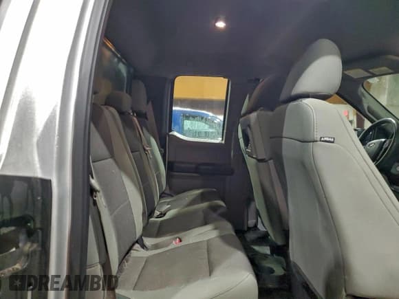 ✅ 2017 Ford F-150 XL • VIN: 1FTFX1EG4HKE43432 • Lot: 94242495. Wystawiony na Copart z przebiegiem 84 303 mil. Bezpłatny archiwum sprzedaży aukcyjnych z USA i szczegółowy raport historii pojazdu na DreamBid. Zdjęcie 10.