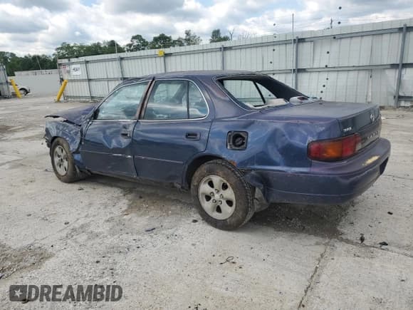 ✅ 1996 Toyota Camry LE • VIN: 4T1BF12K5TU871285 • Лот: 57601625. Опубликован ранее на Copart с пробегом 223 558 миль. Бесплатный доступ к архиву аукционных продаж из США и подробный отчёт об истории автомобиля на DreamBid. Изображение 2.