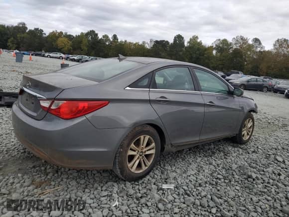 2013 Hyundai Sonata GLS z VIN 5NPEB4AC8DH532590, wystawiony jako Copart lot #82391925 z przebiegiem 135 153 mil mil oraz Szkoda całkowita • Salvage title. Historia ofert i sprzedaży dostępna na DreamBid. Obrazek 3.
