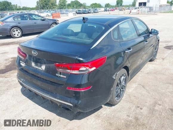 ✅ 2020 Kia Optima SX • VIN: 5XXGW4L2XLG410843 • Lot: 42766956. Wystawiony na IAAI z przebiegiem 107 764 mil. Bezpłatny archiwum sprzedaży aukcyjnych z USA i szczegółowy raport historii pojazdu na DreamBid. Zdjęcie 4.