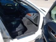 ✅ 2014 Mercedes-Benz C 250 Sport • VIN: WDDGF4HB3EG215256 • Lot: 43426875. Wystawiony na IAAI z przebiegiem 117 070 mil. Bezpłatny archiwum sprzedaży aukcyjnych z USA i szczegółowy raport historii pojazdu na DreamBid. Zdjęcie 5.