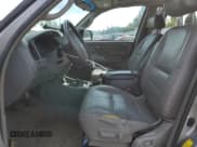 ✅ 2004 Toyota Sequoia SR5 • VIN: 5TDBT44A34S233464 • Лот: 71928165. Опубликован ранее на Copart с пробегом 287 258 миль. Бесплатный доступ к архиву аукционных продаж из США и подробный отчёт об истории автомобиля на DreamBid. Изображение 7.