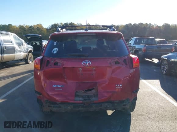 ✅ 2014 Toyota RAV4 XLE • VIN: 2T3RFREV9EW140632 • Lot: 43590081. Wystawiony na IAAI z przebiegiem 122 933 mil. Bezpłatny archiwum sprzedaży aukcyjnych z USA i szczegółowy raport historii pojazdu na DreamBid. Zdjęcie 16.