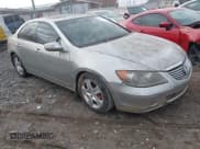 ✅ 2006 Acura RL • VIN: JH4KB16526C008117 • Lot: 43921935. Listed on IAAI with 157,473 mi. Free auction sales archive from the USA and detailed vehicle history report at DreamBid. Image 1.