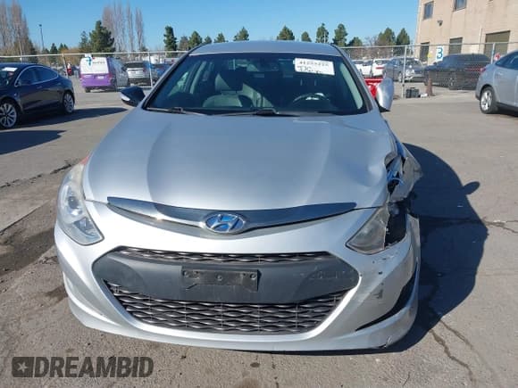 ✅ 2012 Hyundai Sonata Hybrid • VIN: KMHEC4A40CA034990 • Lot: 41255225. Listed on IAAI with 183,787 mi. Free auction sales archive from the USA and detailed vehicle history report at DreamBid. Image 12.