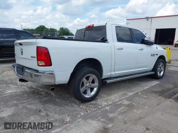 ✅ 2018 Ram 1500 Big Horn • VIN: 1C6RR7LT6JS331464 • Lot: 42357063. Wystawiony na IAAI z przebiegiem 206 907 mil. Bezpłatny archiwum sprzedaży aukcyjnych z USA i szczegółowy raport historii pojazdu na DreamBid. Zdjęcie 4.