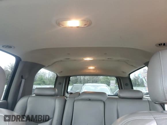 ✅ 2003 Chevrolet Suburban LT • VIN: 3GNFK16Z33G166665 • Lot: 64256954. Wystawiony na Copart z przebiegiem 130 368 mil. Bezpłatny archiwum sprzedaży aukcyjnych z USA i szczegółowy raport historii pojazdu na DreamBid. Zdjęcie 10.