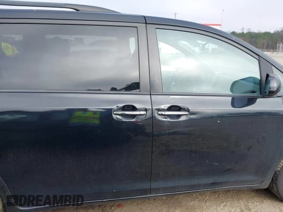 ✅ 2015 Toyota Sienna Limited • VIN: 5TDDK3DC2FS116159 • Lot: 41137819. Listed on IAAI with 164,864 mi. Free auction sales archive from the USA and detailed vehicle history report at DreamBid. Image 14.