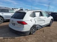 ✅ 2021 Volkswagen Tiguan SE • VIN: 3VV2B7AX1MM070358 • Lot: 41583397. Wystawiony na IAAI z przebiegiem 75 508 mil. Bezpłatny archiwum sprzedaży aukcyjnych z USA i szczegółowy raport historii pojazdu na DreamBid. Zdjęcie 4.