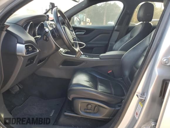 ✅ 2018 Jaguar F-Pace 20d Prestige • VIN: SADCK2FN9JA242341 • Lot: 93372675. Wystawiony na Copart z przebiegiem 86 556 mil. Bezpłatny archiwum sprzedaży aukcyjnych z USA i szczegółowy raport historii pojazdu na DreamBid. Zdjęcie 7.