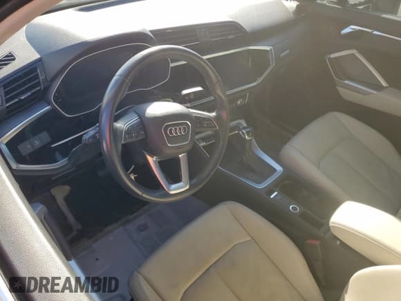 ✅ 2019 Audi Q3 Premium Plus • VIN: WA1BECF33K1066630 • Lot: 90926935. Listed on Copart with 26,479 mi. Free auction sales archive from the USA and detailed vehicle history report at DreamBid. Image 8.