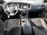 2013 Dodge Charger SXT z VIN 2C3CDXJG7DH690843, wystawiony jako Copart lot #90042875 z przebiegiem 219 795 mil mil oraz Szkoda całkowita • Salvage title. Historia ofert i sprzedaży dostępna na DreamBid. Obrazek 8.