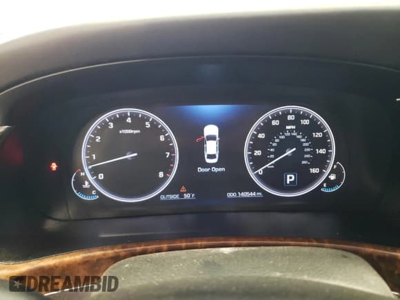 ✅ 2014 Hyundai Equus Signature • VIN: KMHGH4JH5EU074383 • Lot: 82562515. Listed on Copart with 140,544 mi. Free auction sales archive from the USA and detailed vehicle history report at DreamBid. Image 9.