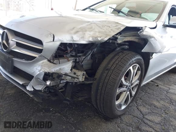 ✅ 2017 Mercedes-Benz C 300 • VIN: 55SWF4JB8HU220935 • Лот: 39645579. Опубликован ранее на IAAI с пробегом 37 338 миль. Бесплатный доступ к архиву аукционных продаж из США и подробный отчёт об истории автомобиля на DreamBid. Изображение 6.