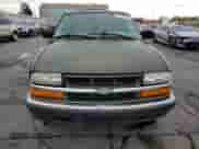 2001 Chevrolet Blazer LT z VIN 1GNDT13W21K240291, wystawiony jako Copart lot #76192674 z przebiegiem 227 111 mil mil oraz Szkoda całkowita • Salvage title. Historia ofert i sprzedaży dostępna na DreamBid. Obrazek 5.