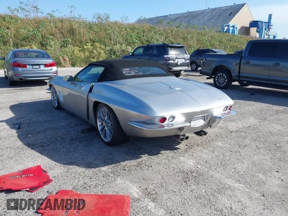 ✅ 2007 Chevrolet Corvette • VIN: 1G1YY36U975106282 • Lot: 40704376. Listed on IAAI with Not provided. Free auction sales archive from the USA and detailed vehicle history report at DreamBid. Image 3.