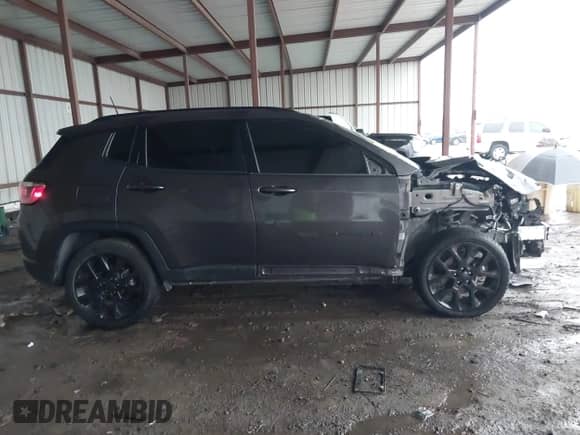 2021 Jeep Compass 80th Anniversary z VIN 3C4NJCEB6MT577171, wystawiony jako IAAI lot #42189493 z przebiegiem 42 531 mil mil oraz . Historia ofert i sprzedaży dostępna na DreamBid. Obrazek 14.