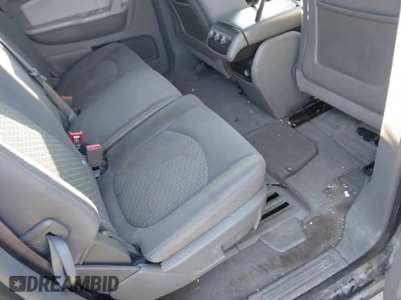 2010 Chevrolet Traverse 1LT z VIN 1GNLVFED5AS117261, wystawiony jako IAAI lot #43220575 z przebiegiem 257 124 mil mil oraz . Historia ofert i sprzedaży dostępna na DreamBid. Obrazek 8.