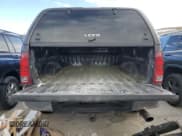 ✅ 2010 GMC Sierra 1500 • VIN: 1GTYKWE25AZ287603 • Lot: 79926284. Wystawiony na Copart z przebiegiem 122 683 mil. Bezpłatny archiwum sprzedaży aukcyjnych z USA i szczegółowy raport historii pojazdu na DreamBid. Zdjęcie 6.