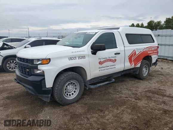 ✅ 2019 Chevrolet Silverado 1500 Work Truck • VIN: 3GCNWAEH4KG164326 • Lot: 82067145. Wystawiony na Copart z przebiegiem 67 496 mil. Bezpłatny archiwum sprzedaży aukcyjnych z USA i szczegółowy raport historii pojazdu na DreamBid. Zdjęcie 1.