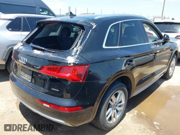 ✅ 2020 Audi Q5 Premium • VIN: WA1ANAFYXL2044342 • Lot: 42675986. Wystawiony na IAAI z przebiegiem 144 526 mil. Bezpłatny archiwum sprzedaży aukcyjnych z USA i szczegółowy raport historii pojazdu na DreamBid. Zdjęcie 4.