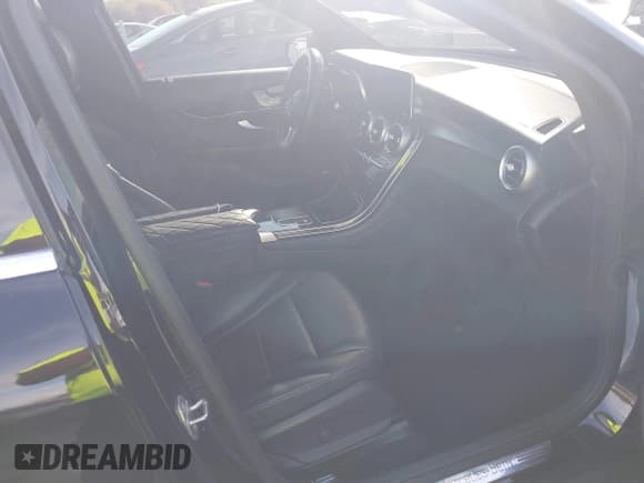 ✅ 2020 Mercedes-Benz GLC 300 • VIN: W1N0G8EB5LF809153 • Lot: 43385625. Listed on IAAI with 58,930 mi. Free auction sales archive from the USA and detailed vehicle history report at DreamBid. Image 5.