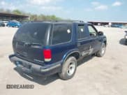 ✅ 1999 Chevrolet Blazer LS • VIN: 1GNCS13W1X2120019 • Lot: 41766379. Wystawiony na IAAI z przebiegiem Nie podano. Bezpłatny archiwum sprzedaży aukcyjnych z USA i szczegółowy raport historii pojazdu na DreamBid. Zdjęcie 4.