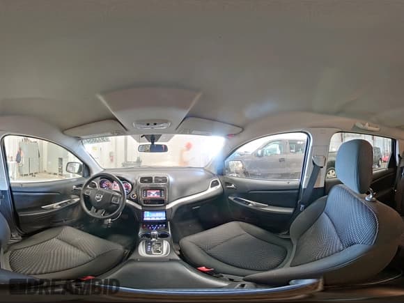 ✅ 2018 Dodge Journey SE • VIN: 3C4PDCAB3JT196329 • Lot: 91385445. Wystawiony na Copart z przebiegiem 103 941 mil. Bezpłatny archiwum sprzedaży aukcyjnych z USA i szczegółowy raport historii pojazdu na DreamBid. Zdjęcie 16.