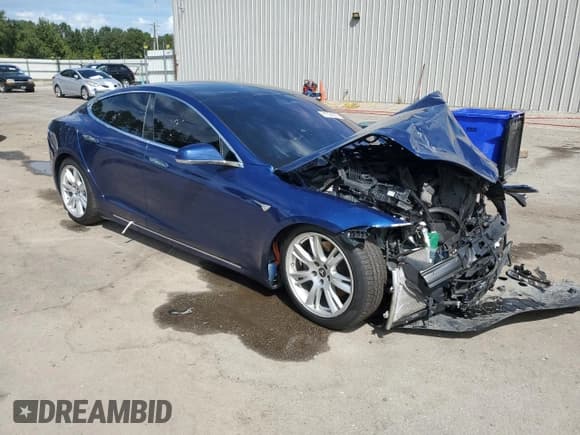 ✅ 2021 Tesla Model S Long Range Plus • VIN: 5YJSA1E24MF424231 • Lot: 81555505. Wystawiony na Copart z przebiegiem Nie podano. Bezpłatny archiwum sprzedaży aukcyjnych z USA i szczegółowy raport historii pojazdu na DreamBid. Zdjęcie 4.
