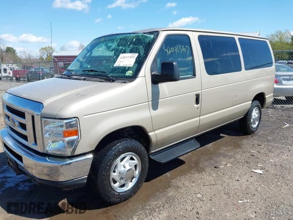 ✅ 2013 Ford Econoline Passenger XL • VIN: 1FBNE3BL4DDA77103 • Lot: 42031367. Listed on IAAI with 111,291 mi. Free auction sales archive from the USA and detailed vehicle history report at DreamBid. Image 2.