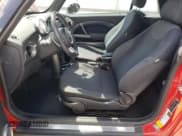 ✅ 2007 MINI Convertible • VIN: WMWRF33527TG17326 • Лот: 80389795. Опубликован ранее на Copart с пробегом 62 309 миль. Бесплатный доступ к архиву аукционных продаж из США и подробный отчёт об истории автомобиля на DreamBid. Изображение 7.