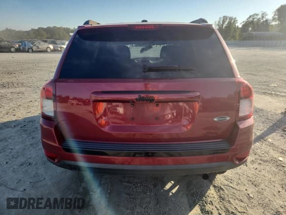 ✅ 2015 Jeep Compass Altitude • VIN: 1C4NJCBA5FD350509 • Lot: 84902115. Wystawiony na Copart z przebiegiem 151 734 mil. Bezpłatny archiwum sprzedaży aukcyjnych z USA i szczegółowy raport historii pojazdu na DreamBid. Zdjęcie 6.