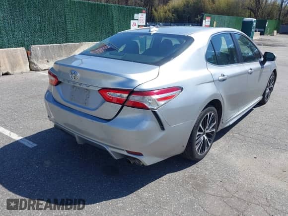2019 Toyota Camry LE z VIN 4T1B11HK5KU719169, wystawiony jako IAAI lot #41972503 z przebiegiem 194 259 mil mil oraz . Historia ofert i sprzedaży dostępna na DreamBid. Obrazek 4.