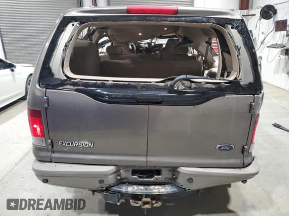 ✅ 2003 Ford Excursion Limited • VIN: 1FMNU43S83EB55736 • Lot: 54007615. Wystawiony na Copart z przebiegiem 168 408 mil. Bezpłatny archiwum sprzedaży aukcyjnych z USA i szczegółowy raport historii pojazdu na DreamBid. Zdjęcie 6.