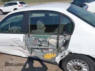 2001 Chevrolet Malibu z VIN 1G1ND52JX1M611962, wystawiony jako IAAI lot #43185170 z przebiegiem 169 551 mil mil oraz . Historia ofert i sprzedaży dostępna na DreamBid. Obrazek 6.