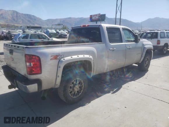 ✅ 2009 Chevrolet Silverado 2500HD Work Truck • VIN: 1GCHK43649F159022 • Lot: 72765094. Wystawiony na Copart z przebiegiem 200 652 mil. Bezpłatny archiwum sprzedaży aukcyjnych z USA i szczegółowy raport historii pojazdu na DreamBid. Zdjęcie 3.