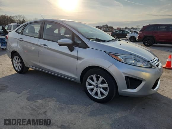 ✅ 2012 Ford Fiesta SE • VIN: 3FADP4BJ5CM194266 • Лот: 92389195. Опубликован ранее на Copart с пробегом 154 228 миль. Бесплатный доступ к архиву аукционных продаж из США и подробный отчёт об истории автомобиля на DreamBid. Изображение 4.