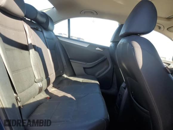 ✅ 2011 Volkswagen Jetta TDI • VIN: 3VWLL7AJ5BM025946 • Lot: 89712165. Listed on Copart with 198,305 mi. Free auction sales archive from the USA and detailed vehicle history report at DreamBid. Image 10.