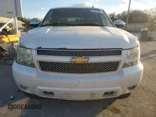 ✅ 2008 Chevrolet Suburban 2LT • VIN: 1GNFK16328R184691 • Lot: 81961984. Wystawiony na Copart z przebiegiem Nie podano. Bezpłatny archiwum sprzedaży aukcyjnych z USA i szczegółowy raport historii pojazdu na DreamBid. Zdjęcie 5.