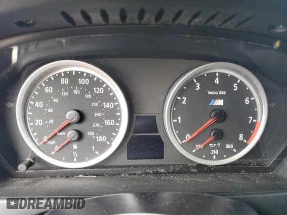 ✅ 2011 BMW X6 M • VIN: 5YMGZ0C54BLK13876 • Лот: 68567774. Опубликован ранее на Copart с пробегом Не указан. Бесплатный доступ к архиву аукционных продаж из США и подробный отчёт об истории автомобиля на DreamBid. Изображение 9.