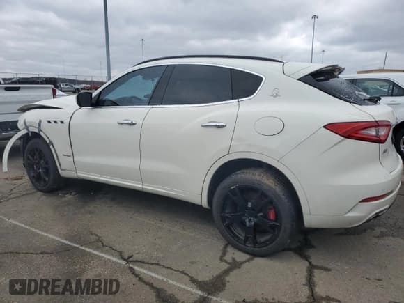 ✅ 2018 Maserati Levante S GranSport • VIN: ZN661YUS6JX268494 • Лот: 47846155. Опубликован ранее на Copart с пробегом 106 016 миль. Бесплатный доступ к архиву аукционных продаж из США и подробный отчёт об истории автомобиля на DreamBid. Изображение 2.