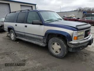 ✅ 1997 GMC Suburban • VIN: 1GKFK16R3VJ761305 • Lot: 85785574. Wystawiony na Copart z przebiegiem 269 721 mil. Bezpłatny archiwum sprzedaży aukcyjnych z USA i szczegółowy raport historii pojazdu na DreamBid. Zdjęcie 4.