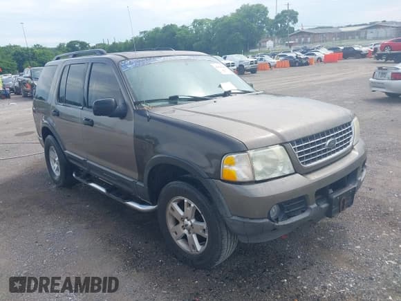 ✅ 2003 Ford Explorer XLT • VIN: 1FMZU63KX3UB09246 • Лот: 42470144. Опубликован ранее на IAAI с пробегом 247 966 миль. Бесплатный доступ к архиву аукционных продаж из США и подробный отчёт об истории автомобиля на DreamBid. Изображение 1.